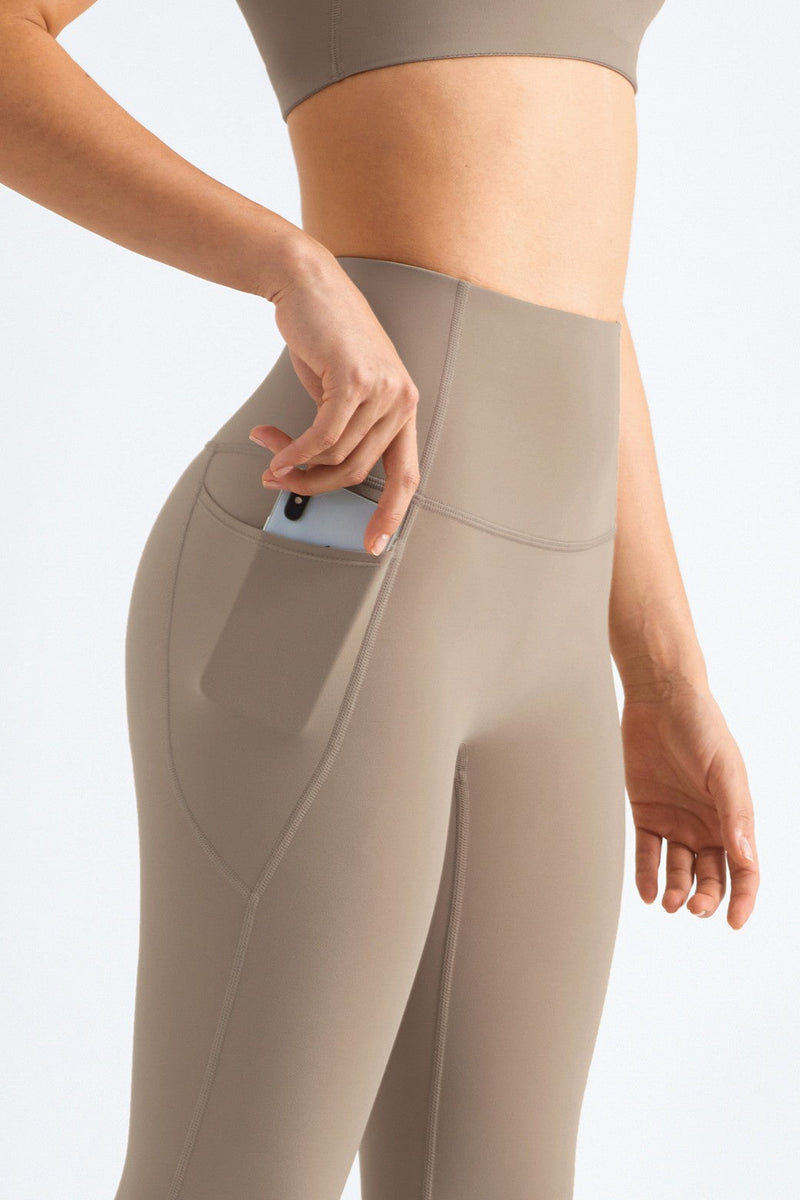 High-Rise Gym Leggings with Pockets